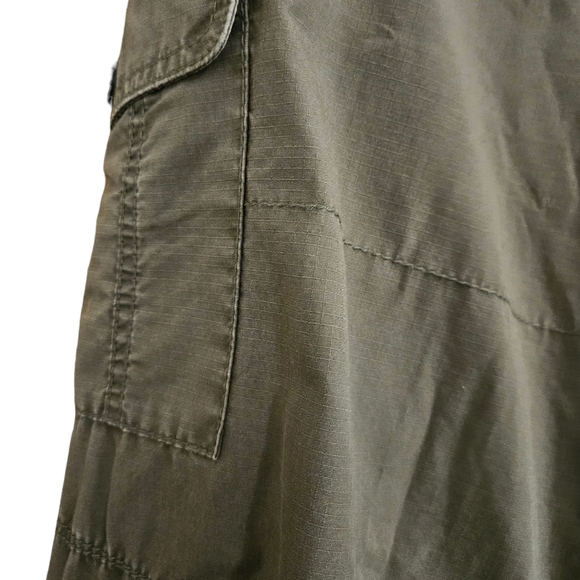 Anne Taylor Loft Cargo Utility pants/shorts army green size 6 - Picture 7 of 14
